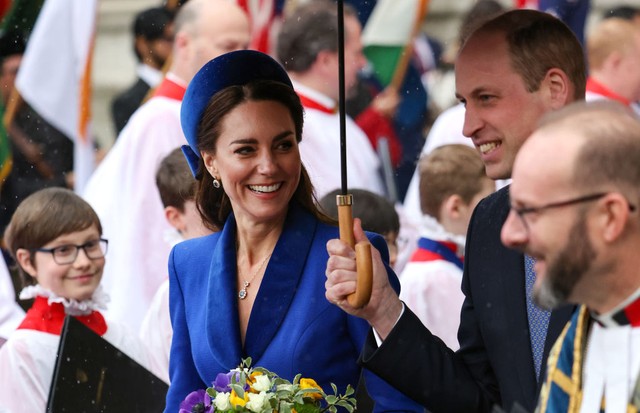LONDON, ENGLAND - MARCH 14: Catherine, Duchess of Cambridge and Prince William, Duke of Cambridge depart Westminster Abbey after The Commonwealth Day Service on March 14, 2022 in London, England. The Commonwealth represents a global network of 54 countrie (Foto: Getty Images)