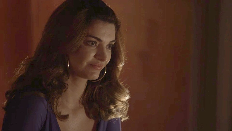 Leandra pede um dote para ir embora com Miro (Foto: TV Globo)