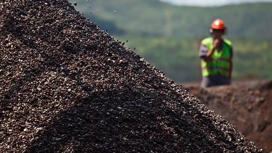 Minério de ferro sobe 2,3% no mercado à vista e chega a US$ 128 a tonelada