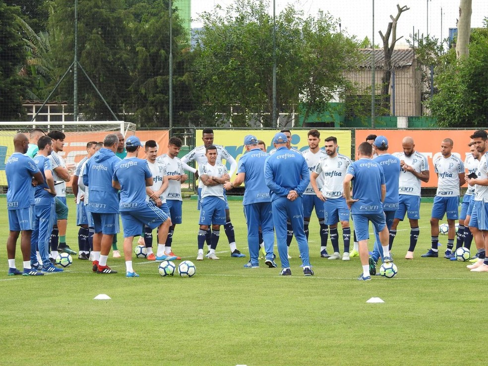 FelipÃ£o reÃºne elenco em treino recente do Palmeiras: dÃºvidas e opÃ§Ãµes para enfrentar o Flamengo â Foto: Felipe Zito