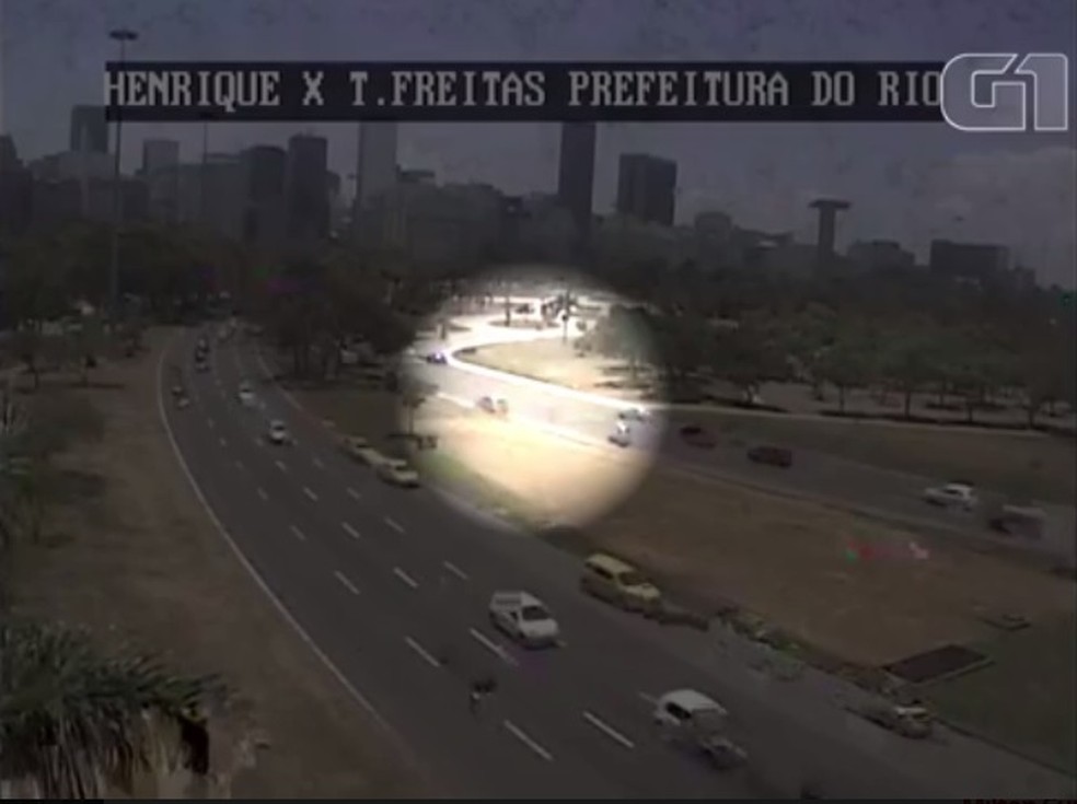 Vídeo mostra o momento em que carro de Caio Junqueira sai da pista no Aterro do Flamengo — Foto: Reprodução/G1