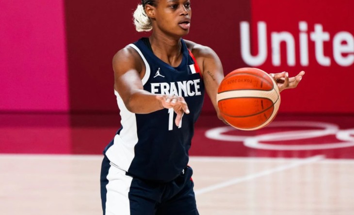 Valériane é jogadora da seleção francesa de basquete feminino (Foto: Reprodução/Archyde)