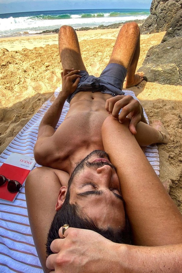 Fê Paes Leme curte Noronha na companhia do namorado, Victor Sampaio (Foto: reprodução/Instagram)