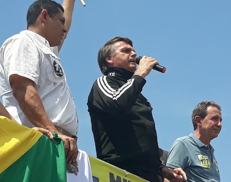 O candidato do PSL à Presidência, Jair Bolsonaro, durante discurso em um ato político em Rio Branco (AC) (Foto: Iriá Rodrigues/G1 AC)