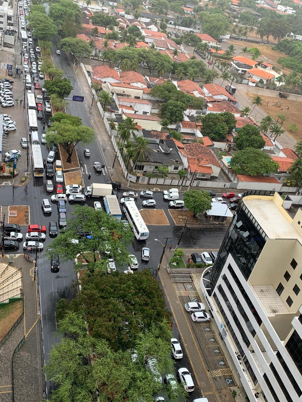 Imagem mostra nó em cruzamento de avenidas em Natal — Foto: Marina Gaspar
