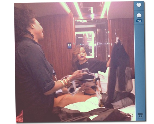 Rihanna em clique postado no Instagram (Foto: Reprodução/Instagram)
