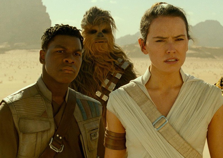 John Boyega e Daisy Ridley em cena de Star Wars: Episódio IX - A Ascensão Skywalker (2019) (Foto: Reprodução)