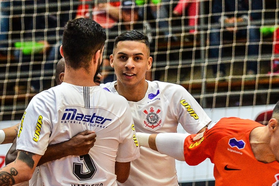 PivÃ´ do Corinthians e da seleÃ§Ã£o brasileira, Douglas Nunes Ã© assassinado em Erechim