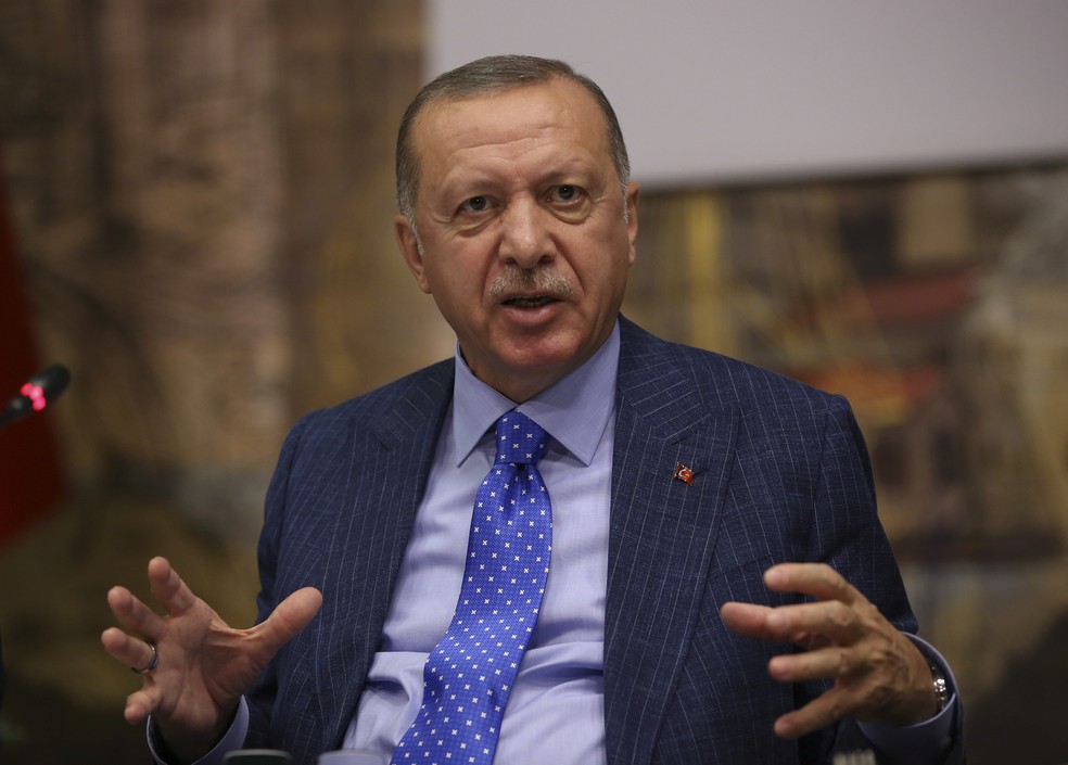Presidente da Turquia, Recep Tayyip Erdogan, em entrevista coletiva no domingo (13) — Foto:  Murat Kula/Presidential Press Office/Handout via Reuters