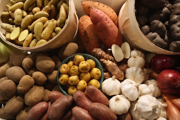 Alho, cebola, batatas (Foto: Getty Images)