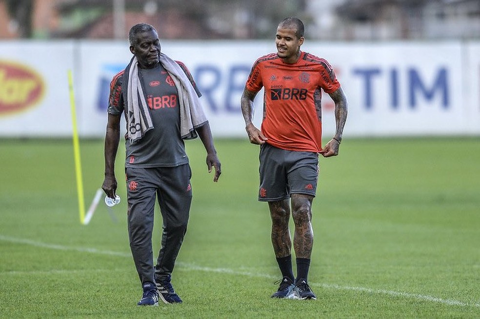 Kenedy treina no Ninho do Urubu — Foto: Marcelo Cortes/Flamengo