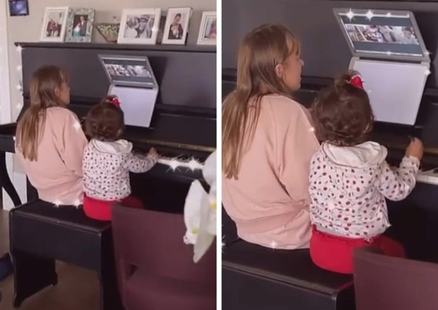 César Tralli flagra Rafinha Justus e Manuella em aula de piano  (Foto: Reprodução/Instagram)