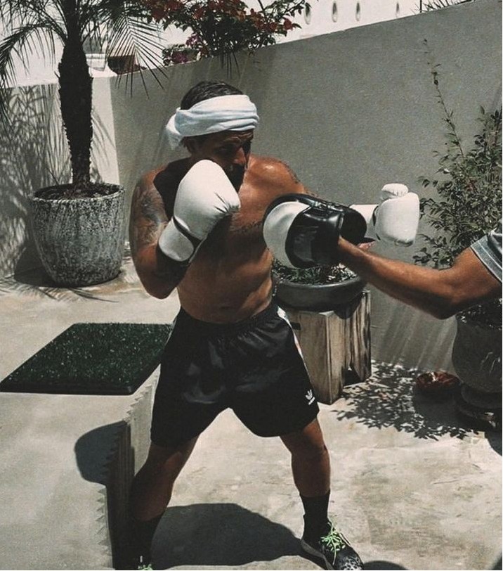 Bruno Gagliasso volta a treinar boxe após dois anos e fãs babam (Foto: Reprodução/Instagram)