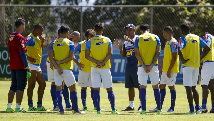 Após folga, Cruzeiro volta para acertar falhas antes de três jogos em sete dias