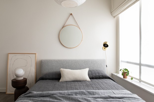 Apartamento em Nova Iorque tem decoração minimalista em tons neutros  (Foto: Zio and Sons)