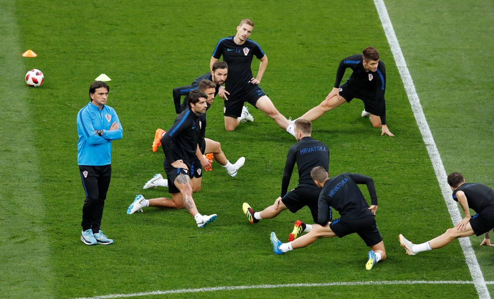 T&eacute;cnico Zlatko Dalic em treino da Cro&aacute;cia (Foto: REUTERS/Maxim Shemetov)