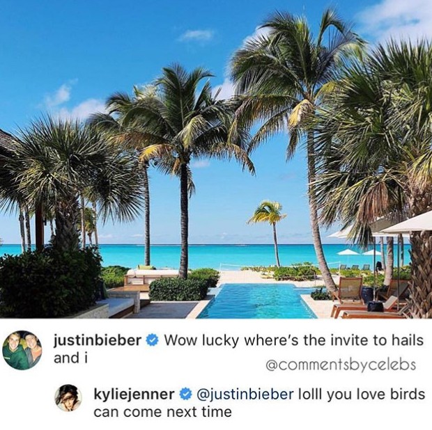 Kylie Jenner viajaà praia e Justin Bieber cobra convite para às férias em conjunto (Foto: People/ Reprodução)