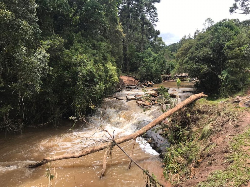  Resgate em Rio Rufino &mdash; Foto: Pol&iacute;cia Militar/Divulga&ccedil;&atilde;o