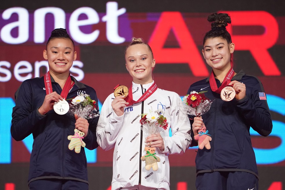 Pódio do Individual Geral do Mundial de Ginástica 2021 — Foto: Toru Hanai/Getty Images
