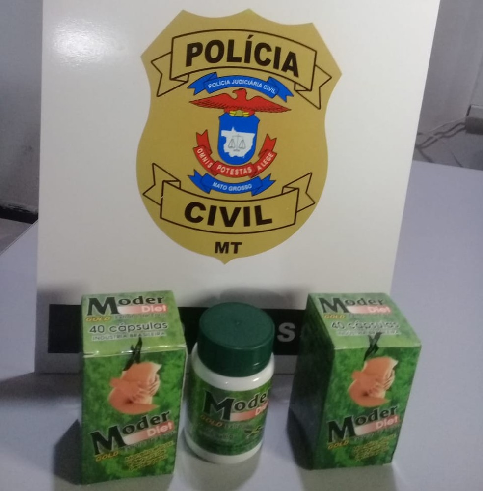 Produto é considerado falsificado por se anunciado como fitoterápico e conter substâncias de uso controlado — Foto: Polícia Civil - MT