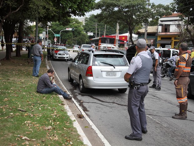 G1 Criminosos Roubam Malote Que Era Levado Em Carro Blindado Em Sp Notícias Em São Paulo 8447