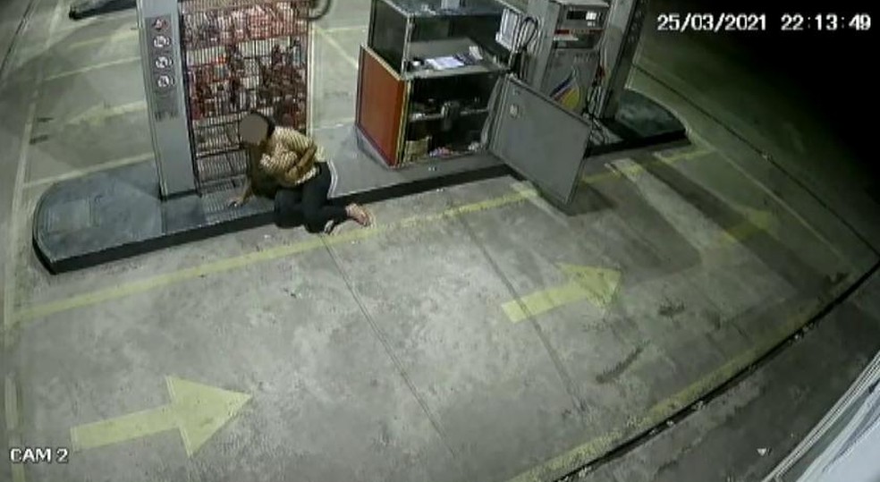 Grávida agoniza após criminoso dar soco na barriga dela no ES — Foto: Reprodução/TV Gazeta