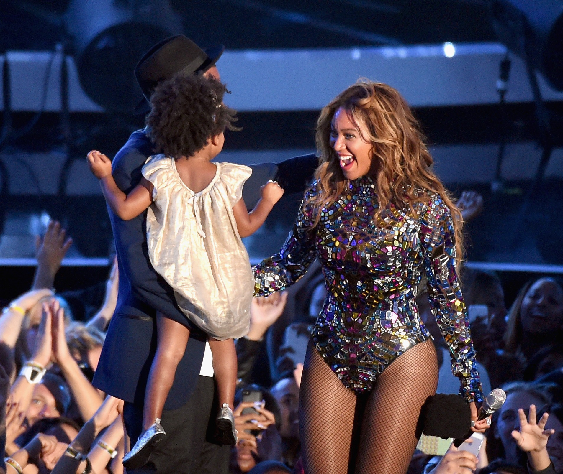 Beyoncé Relembra Polêmica, Ganha Prêmio E Beija Jay-Z No Palco Do Vídeo ...