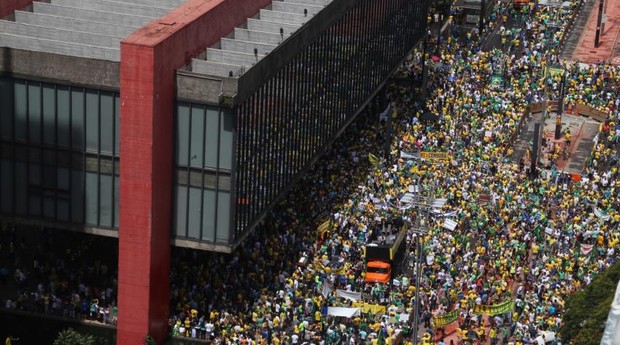  Manifestação contra o governo Dilma e a corrupção na Petrobras,  na avenida Paulista (Foto: Robson Fernandjes/ Fotos Públicas)