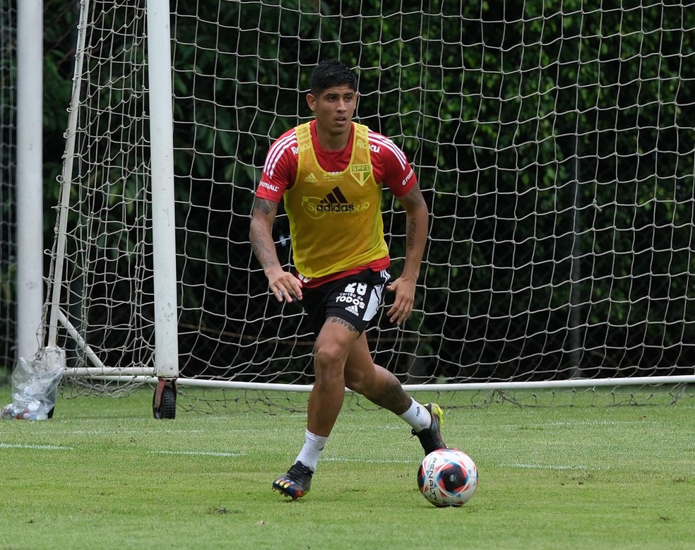 Alan Franco em treino do São Paulo — Foto: Divulgação