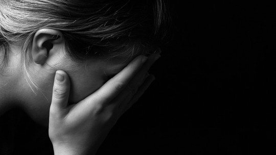Mulher com histórico familiar de transtorno psiquiátrico tem quase o dobro de risco de depressão pós-parto 