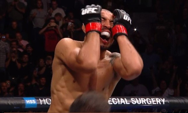 José Aldo chora ao vencer Stephens