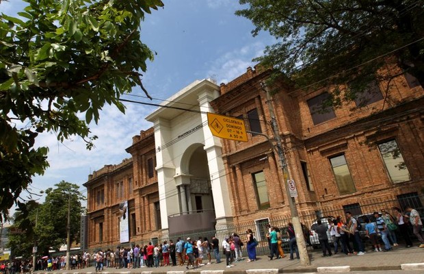 Pinacoteca: fila para conferir a disputada exposição de Ron Mueck (Foto: Robson Fernandjes / Fotos Públicas)