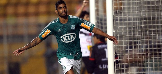 Vilson gol Palmeiras x Paulista (Foto: JF Diorio / Ag. Estado)