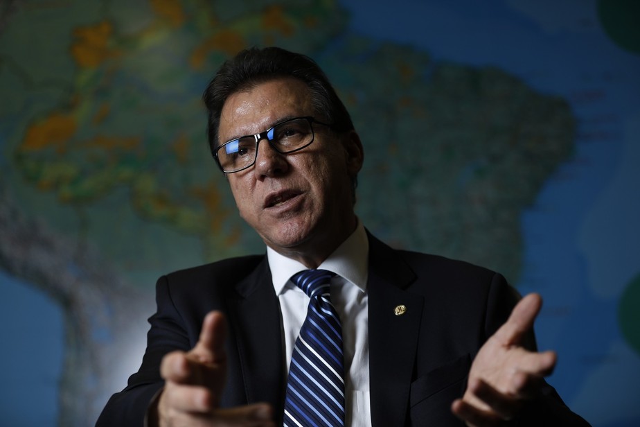 Novo ministro do Trabalho, Luiz Marinho, diz que pretende acabar com o saque-aniversário