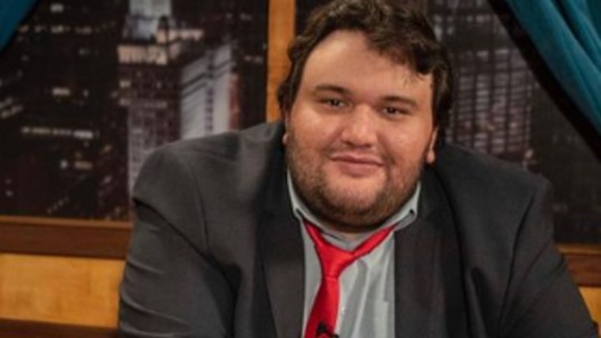Ex-'CQC', Ronald Rios terá talk show na TV paga