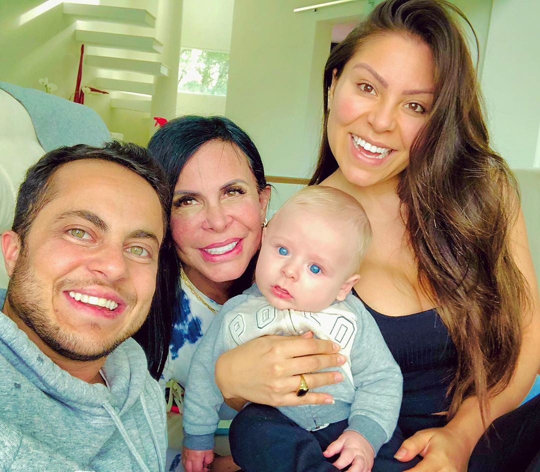 Andressa Ferreira posta foto em família com Thammy, Bento e Gretchen: "Respeita nossa história" (Foto: Reprodução / Instagram)