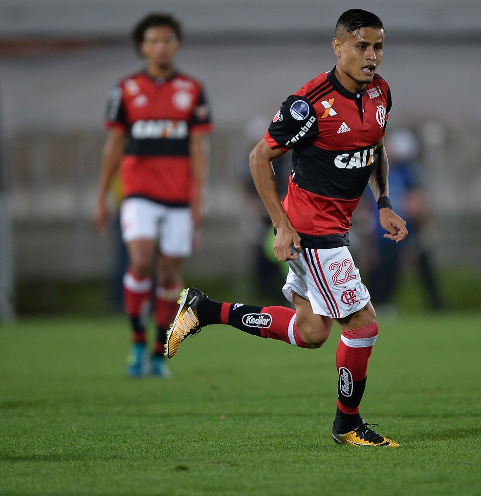 Everton será poupado do time do Flamengo na partida deste sábado, na Ilha do Urubu. Vizeu também fica fora do jogo (Foto: Pedro Martins/MoWA Press)