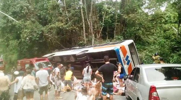 O acidente aconteceu em um local conhecido como 'Morro do Deus Me Livre', na estrada que liga o Centro a Trindade (Foto: Reprodução/Globo News)