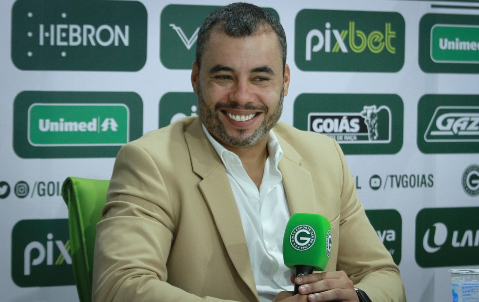 Jair Ventura releva janela fechada e diz que confia no potencial do elenco  do Goi&Atilde;&iexcl;s | goi&Atilde;&iexcl;s | ge