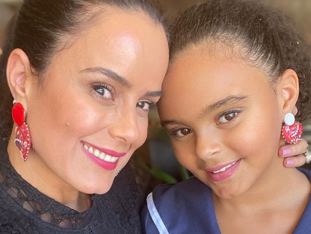 Luciele di Camargo e a filha, Maria Eduarda (Foto: Reprodução/Instagram)