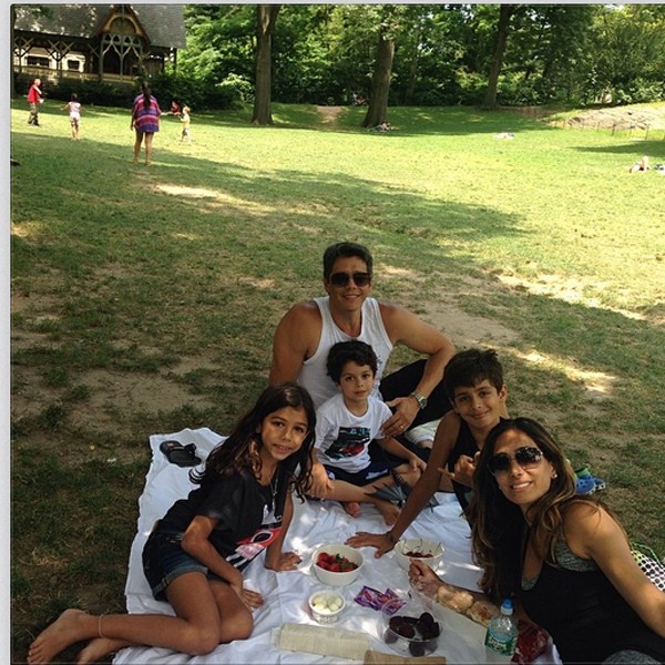 Márcio Garcia faz picnic (Foto: Reprodução/Instagram)