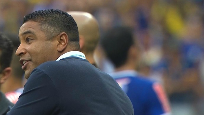 Roger vê empate fora como resposta à eliminação: Era importante reagir
