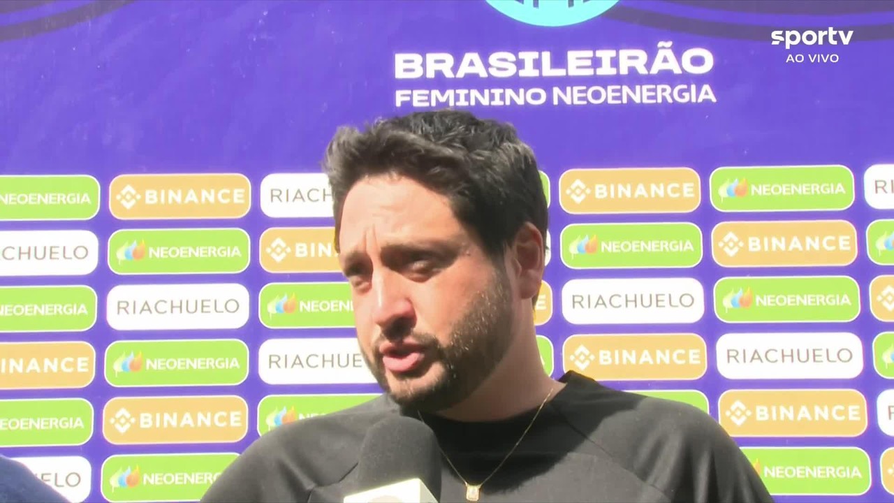 Arthur Elias, técnico do Corinthians feminino, fala sobre repercussão após posicionamento das atletas do clube: 'injusto que a gente perca força'; Fabiola Andrade comenta
