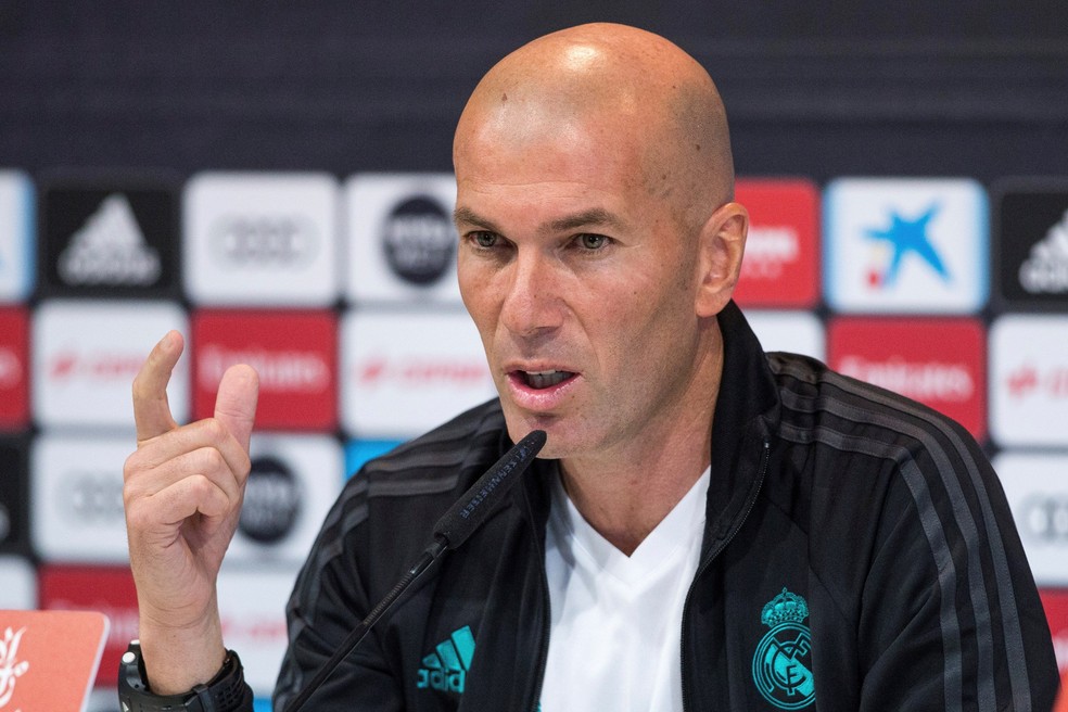 Zidane diz que Cristiano Ronaldo precisa pensar em 