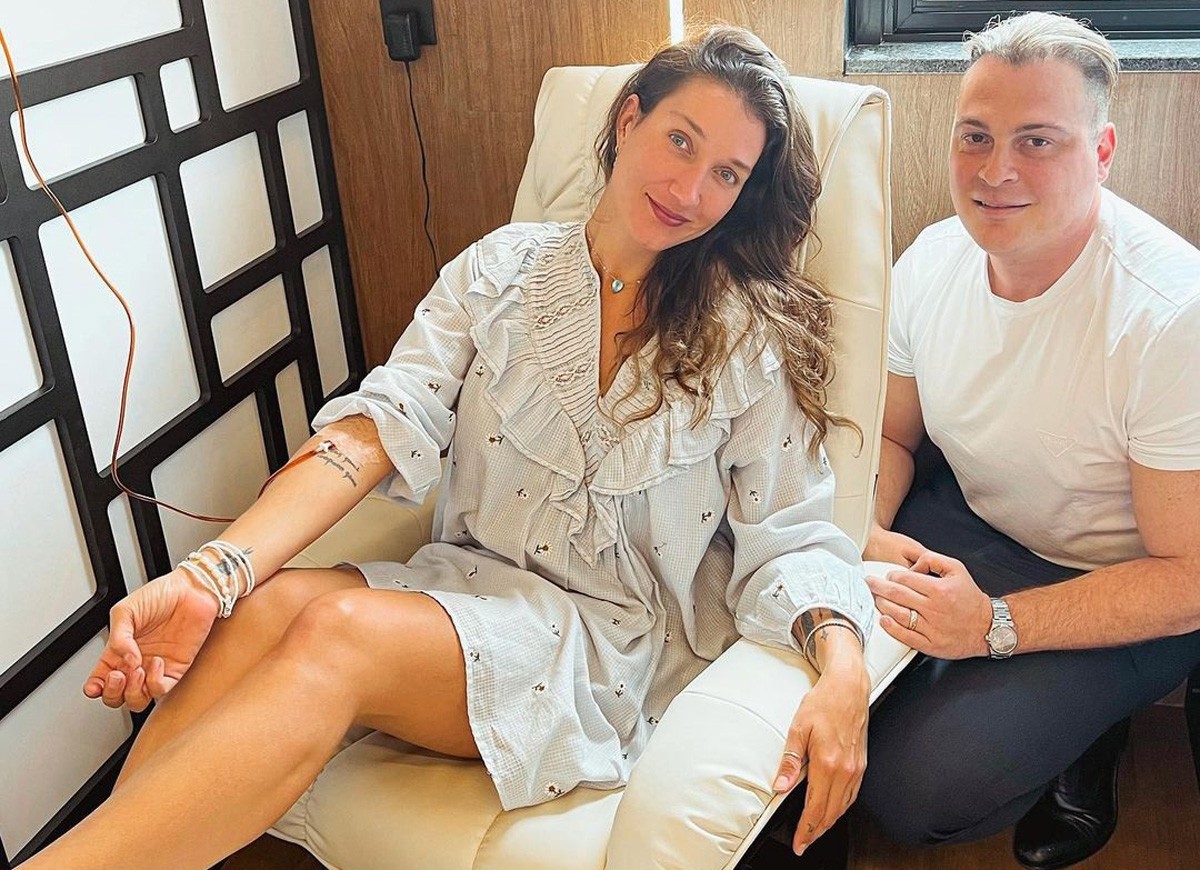 Gabriela Pugliesi posa com o médico nutrólogo Francisco Benetti (Foto: Reprodução/Instagram)