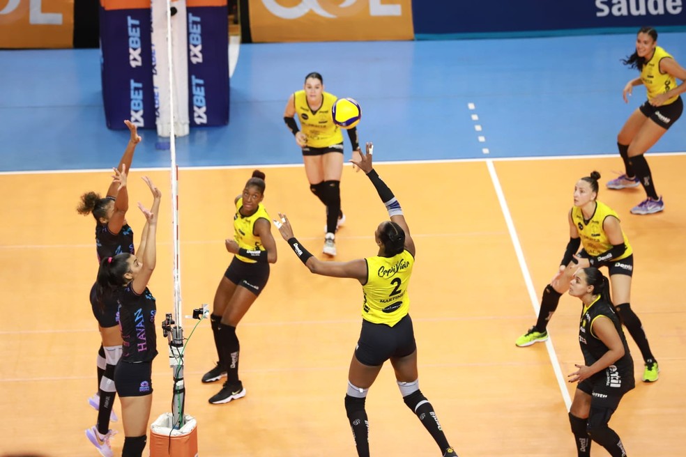 Osasco, Praia Clube, Superliga Feminina, 2022/23 &mdash; Foto: @tkssport / @carol__fotografia