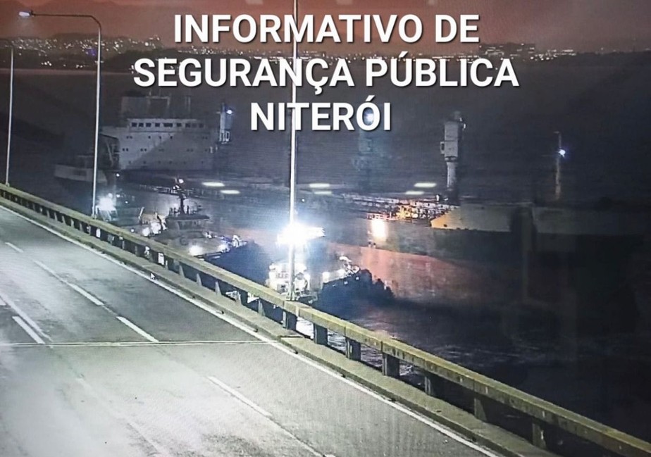 Navio colide com ponte Rio-Niterói e concessionária fecha as duas vias