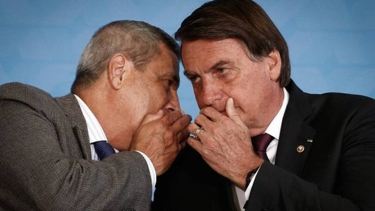 Cotado para vice de Bolsonaro, Braga Netto é exonerado
