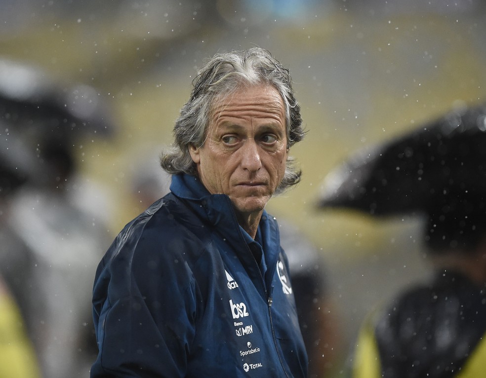 Jorge Jesus em partida do Flamengo — Foto: André Durão
