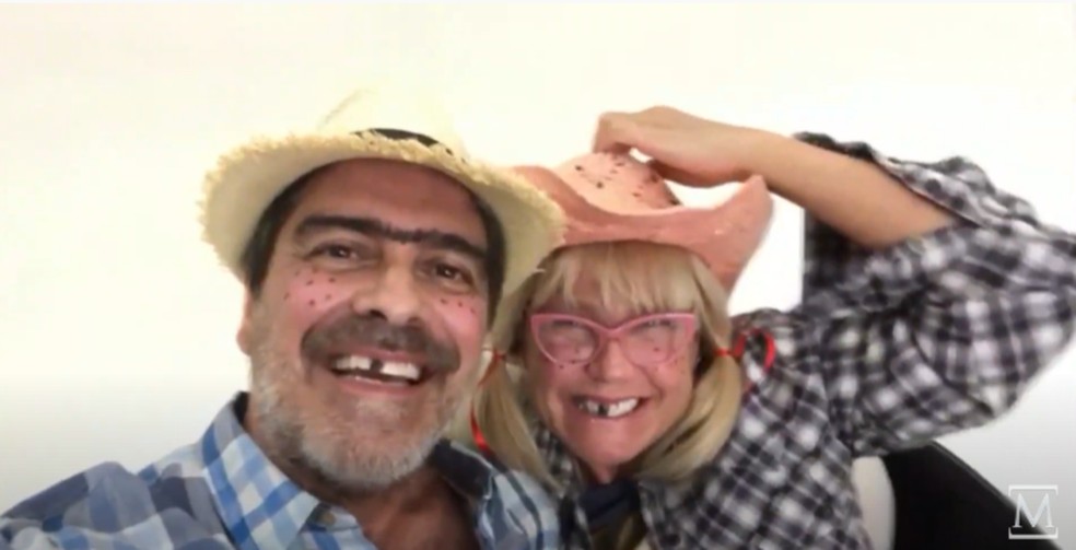 Xuxa e Junno Andrade pedem música durante Arraiá do Teló — Foto: Reprodução/YouTube